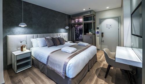 Classic Room, 1 King Bed, Non Smoking
