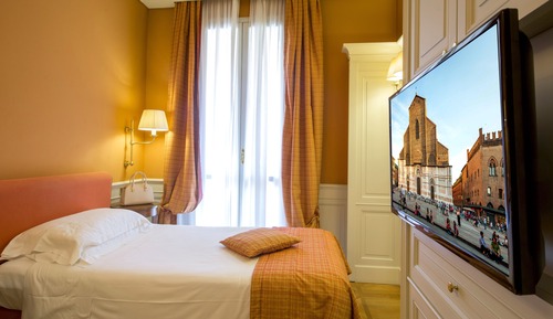 Economy double room 1 semi-double bed 110-130 cm. maximum