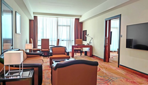 Executive Deluxe Suite, complimentary shuttle to DXB Airport Terminal 1 & 3