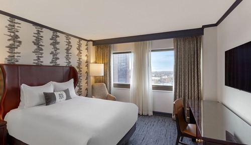 Deluxe Room, 1 Queen Bed, Accessible