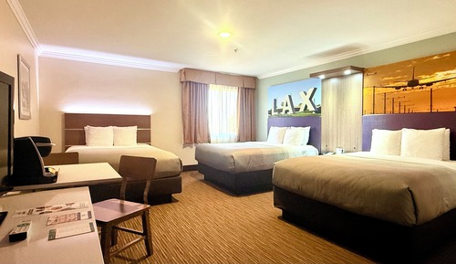 Standard Room, 3 Queen Beds, Accessible Tub, Non Smoking