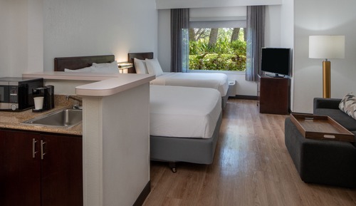 Suite, 1 Bedroom (Mobility/Hearing Accessible, Tub)