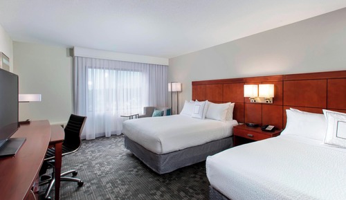 Room, 2 Queen Beds, Balcony