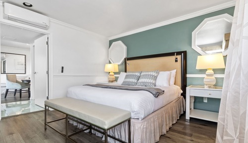 Suite, 1 King Bed, Balcony (King)