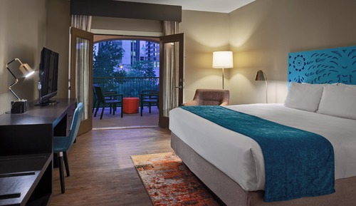 Premium Room, 1 King Bed, Balcony