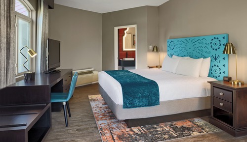 Suite, 1 King Bed, Balcony