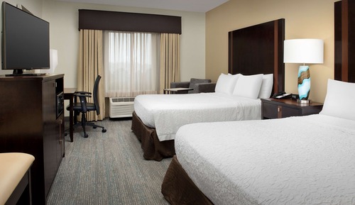 Room, 2 Queen Beds, Non Smoking, Bathtub