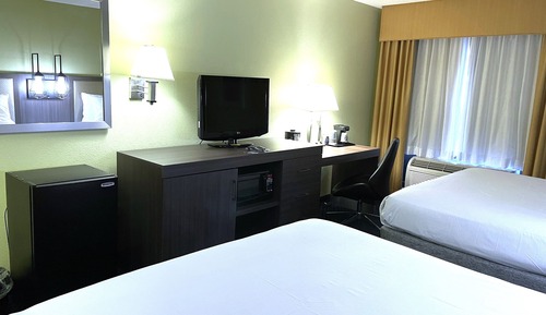 Room, 2 Queen Beds, Accessible, Non Smoking (Roll-in Shower)