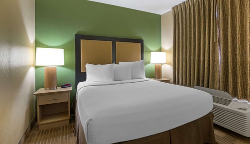 Deluxe Studio, 1 Queen Bed with Sofa bed, Non Smoking