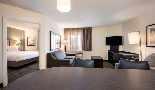 Suite, 1 Queen Bed with Sofa bed, Accessible (Mobility Tub One Bedroom)