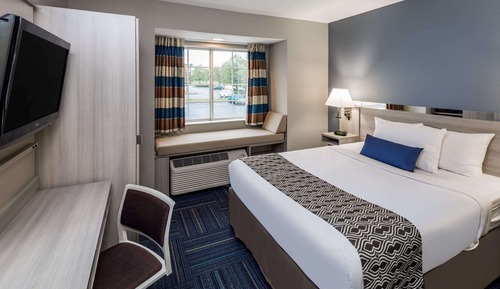 Standard Room, 1 Queen Bed, Accessible, Non Smoking