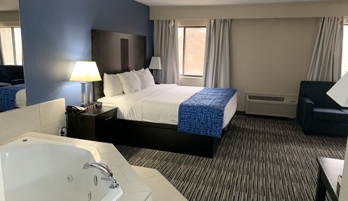 Suite, 1 King Bed, Non Smoking, Jetted Tub