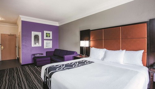 Studio Suite, 1 King Bed, Accessible, Non Smoking (Mobility/Hearing)
