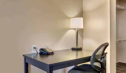 Deluxe Studio, 1 Queen Bed with Sofa bed, Accessible, Non Smoking