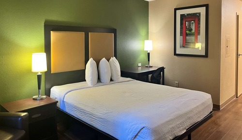 Standard Room, 1 Queen Bed, Non Smoking, Kitchen