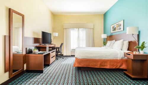 Room, 1 King Bed (Mobility Accessible, Roll-in Shower)