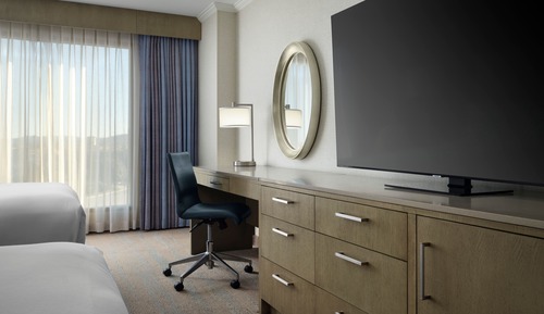 Deluxe Room, 1 King Bed, Accessible (Roll-In Shower)
