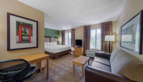 Deluxe Studio, 1 King Bed with Sofa bed, Non Smoking