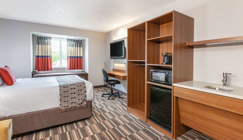 Suite, 1 Queen Bed, Accessible, Non Smoking