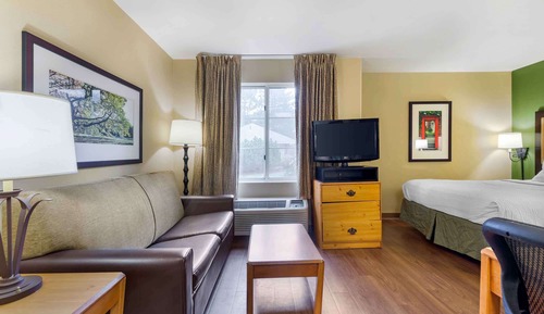 Deluxe Studio, 1 Queen Bed with Sofa bed, Non Smoking