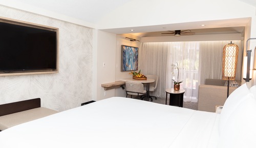 Room, 2 Queen Beds, Balcony (Club)
