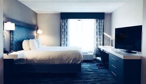 Standard Room, 1 King Bed, Accessible, Non Smoking