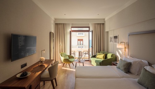 Premium Triple Room, Partial Sea View