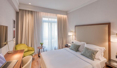 Family Room, Connecting Rooms