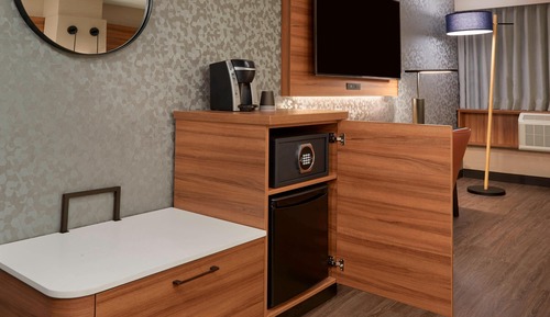 Room, 1 King Bed, Non Smoking