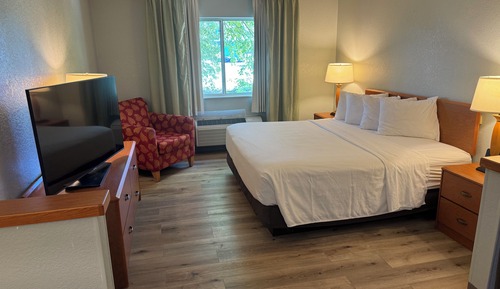 Business Room, 1 King Bed, Non Smoking