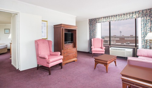 Suite, 1 King Bed, Non Smoking (Jack Nicklause Suite)