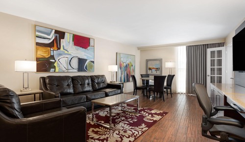 Suite, 1 King Bed, Non Smoking (One-Bedroom Suite)