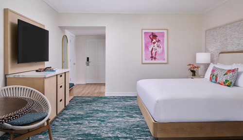 Signature Room, 1 King Bed, Garden View (Accessible)