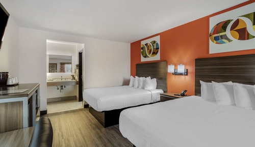 Standard Room, 2 Queen Beds, Accessible, Bathtub