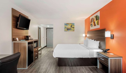 Standard Room, 1 King Bed, Non Smoking, Refrigerator & Microwave