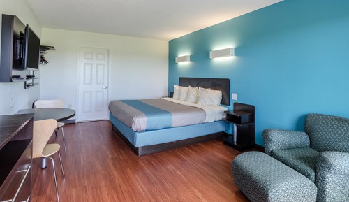 Standard Room, 1 King Bed, Non Smoking