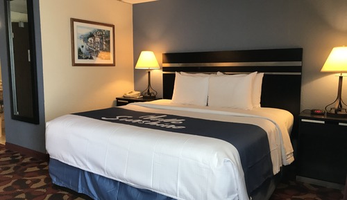 Suite, 1 King Bed, Non Smoking