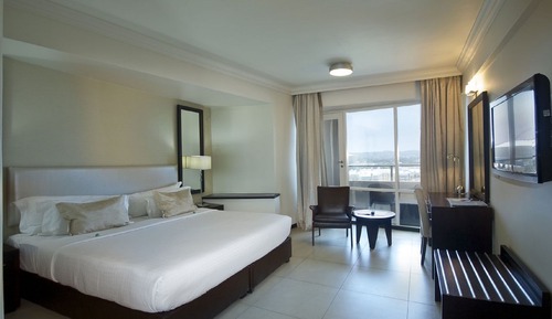 Deluxe King Room – Sea Facing