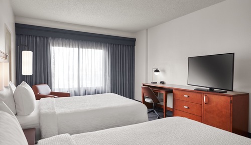 Room, 2 Double Beds, Non Smoking (Mobility/Hearing Access, Roll-in Shwr)