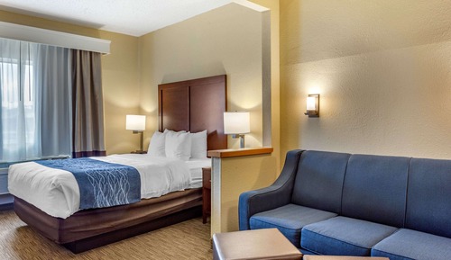 Suite, 1 Queen Bed with Sofa bed, Non Smoking