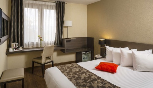 Comfort Room, 1 Queen Bed, Non Smoking, Hill View