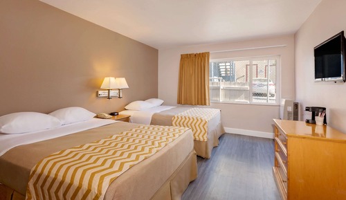 Standard Room, 2 Queen Beds, Non Smoking