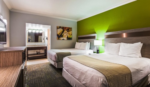 Standard Studio, 2 Queen Beds, Non Smoking, Refrigerator & Microwave