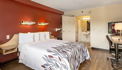 Deluxe Room, 1 King Bed, Accessible (Roll-In Shower, Smoke Free)