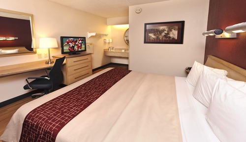 Standard Room, 1 King Bed (Smoke Free)