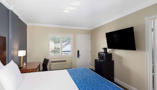 Standard Room, 1 King Bed