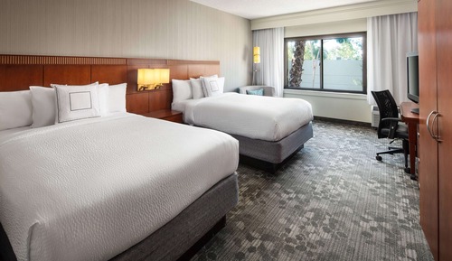 Deluxe Room, 2 Double Beds, Accessible (Mobility Roll in Shower)