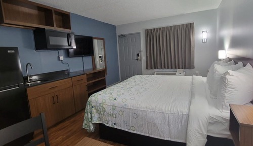 Studio, 1 King Bed, Accessible, Non Smoking