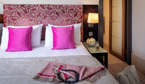 Standard Room, 1 Queen Bed