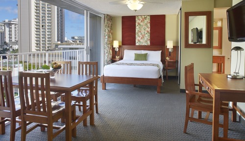 Studio Suite (1 Queen Bed)